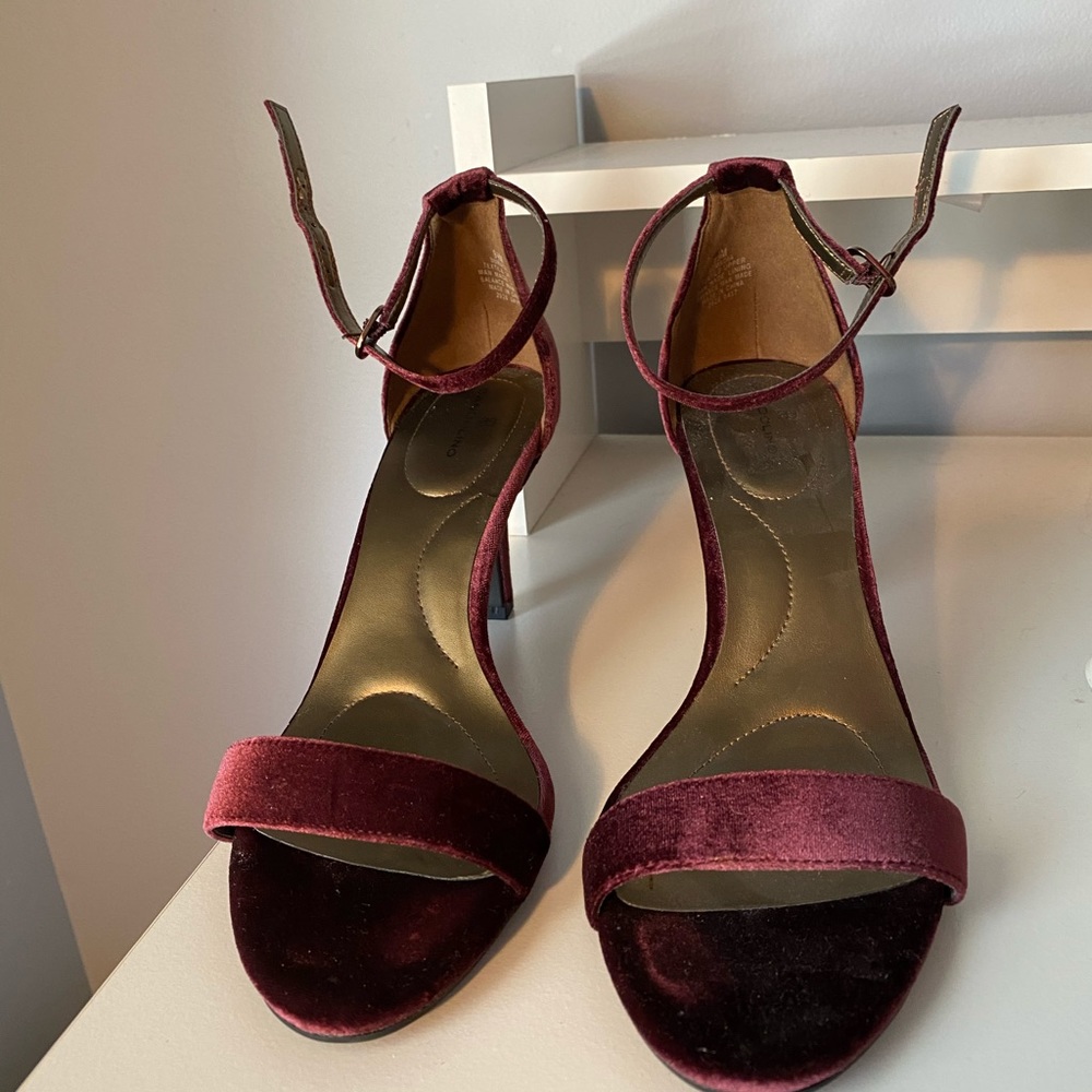 red velvet heels